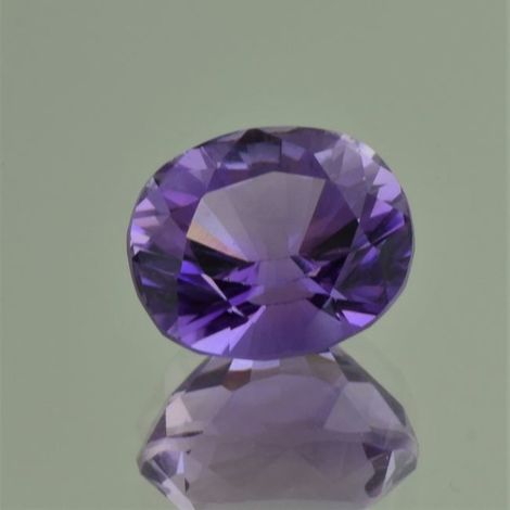 Amethyst, Design-Oval facettiert (14,32 ct.) aus Madagaskar