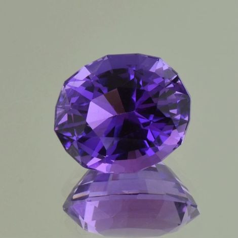 Amethyst Design-Oval intense violet 17.78 ct