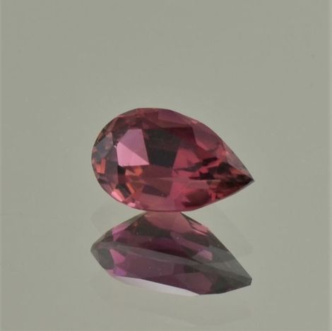 Tourmaline pear pinkish red (slightly brownish) 1.99 ct