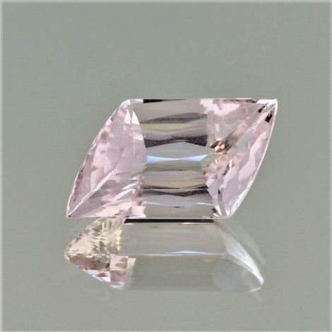 Morganit, Freiform facettiert (16,35 ct.) aus Brasilien (Minas Gerais)