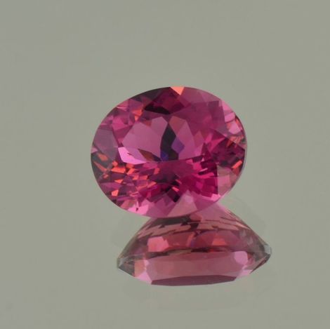 Rubellite Tourmaline oval reddish pink 4.945 ct