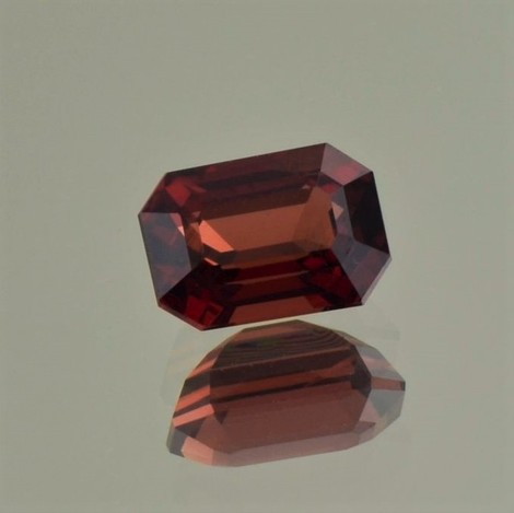 Garnet Spessartite octagon orange red 2.64 ct.