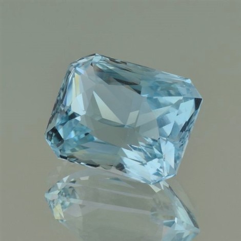 Topas, Design-Achteck facettiert (24,18 ct.) aus Madagaskar