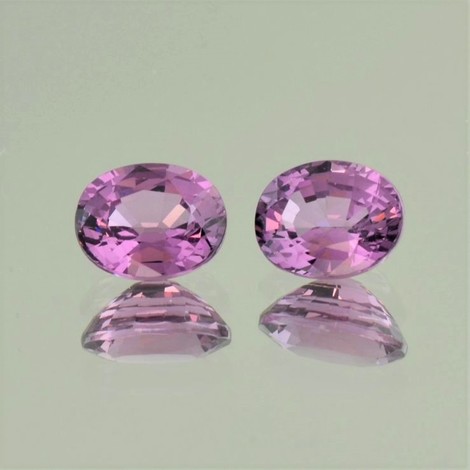 Spinell Duo, Oval facettiert (4,92 ct.) aus Burma (Myanmar) Spinell Duo, Oval facettiert (4,92 ct.) aus Burma (Myanmar)