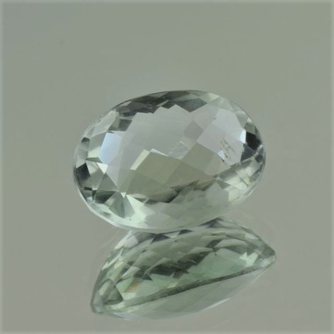 Prasiolith, Oval facettiert (14,37 ct.) aus Brasilien Prasiolith, Oval facettiert (14,37 ct.) aus Brasilien