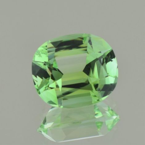 Turmalin, Antikoval facettiert (10,77 ct.) aus Afghanistan (Nuristan) Turmalin, Antikoval facettiert (10,77 ct.) aus Afghanistan (Nuristan)