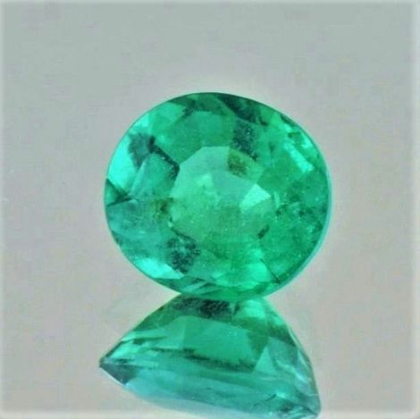 Smaragd oval grün 3,08 ct.