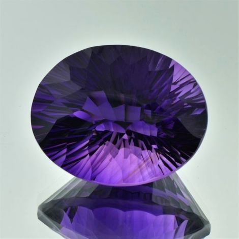 Amethyst Design-Oval intensives Violett 70,46 ct