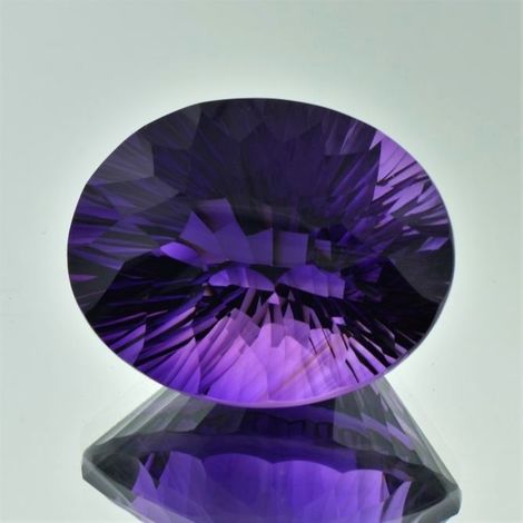 Amethyst, Design-Oval facettiert (70,46 ct.) aus Brasilien Amethyst, Design-Oval facettiert (70,46 ct.) aus Brasilien