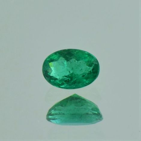 Smaragd, Oval facettiert (0,53 ct.) aus Kolumbien Smaragd, Oval facettiert (0,53 ct.) aus Kolumbien