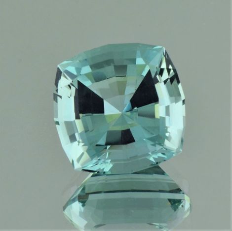 Aquamarin antik grünlich-hellblau unbehandelt 18,15 ct. Aquamarin antik grünlich-hellblau unbehandelt 18,15 ct.