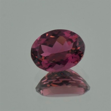 Tourmaline oval pinkish red (slightly brownish) 3.27 ct