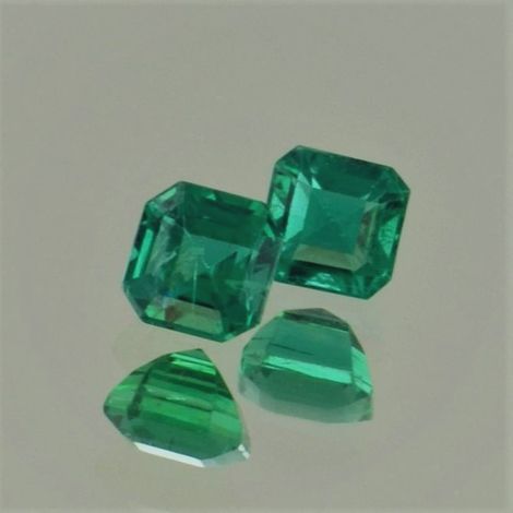 Emerald Pair octagon green 1.26 ct