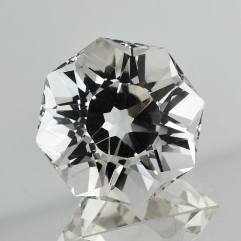 Topas, Design-Achteck facettiert (54,96 ct.) aus Afrika