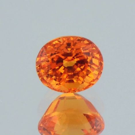 Mandarin Granat, Oval facettiert (2,57 ct.) aus Nigeria Mandarin Granat, Oval facettiert (2,57 ct.) aus Nigeria