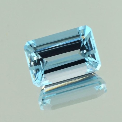 Aquamarin octagon hellblau 9,50 ct.