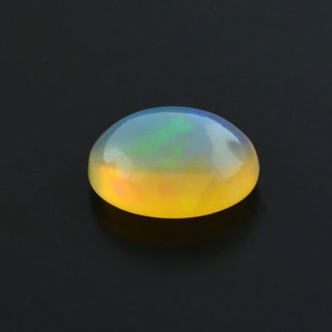 Edelopal, Oval Cabochon (4,87 ct.) aus Äthiopien (Welo)