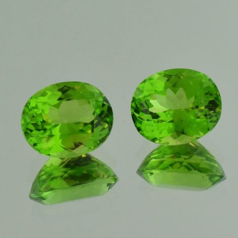 Peridot Pair oval green untreated 9.56 ct