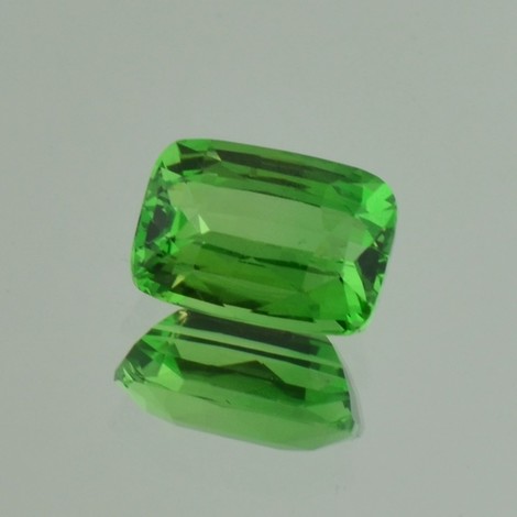 Tsavorite Garnet cushion green 4.03 ct