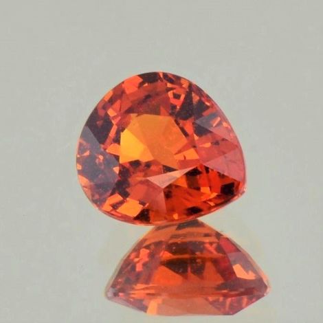 Mandarin-Granat pear reddish orange 4.80 ct.