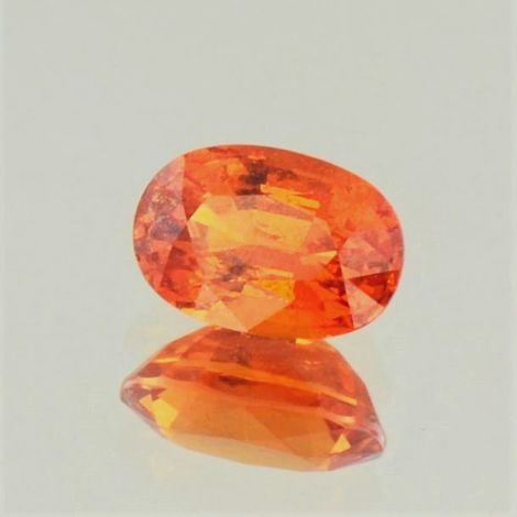 Mandarin-Granat oval intense orange 3.77 ct.