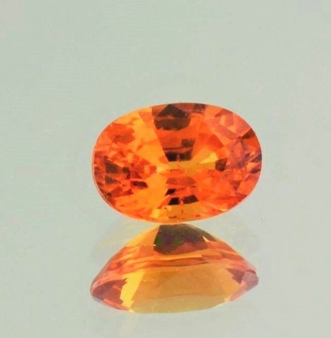 Mandarin Granat oval intensives Orange 2,53 ct.