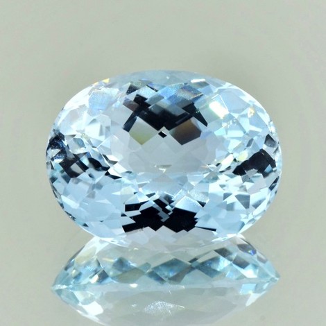 Topaz oval light blue untreated 36.54 ct