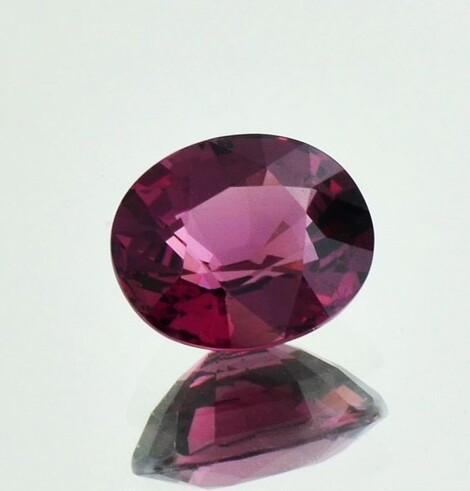 Rhodolite Garnet oval purple red 4.48 ct