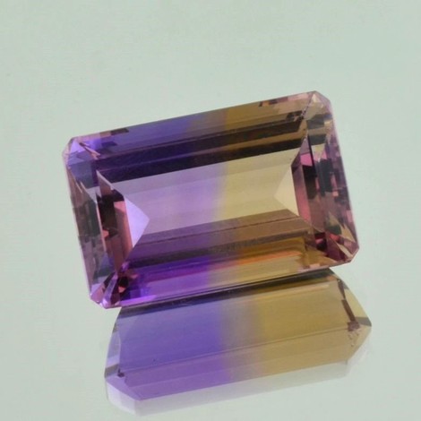 Ametrin, Achteck facettiert (21,18 ct.) aus Bolivien (Anahi Mine)