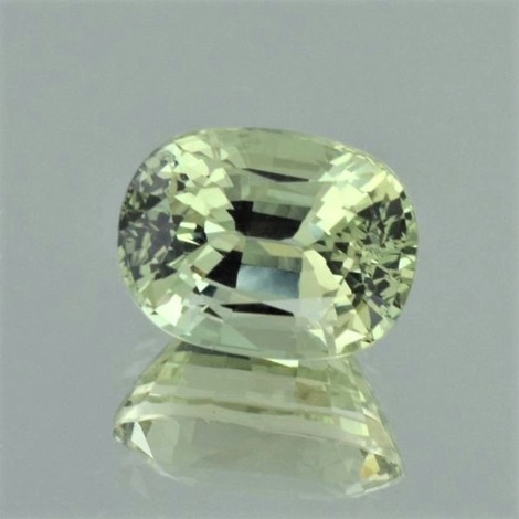 Chrysoberyll oval helles Gelbgrün 10,47 ct. Chrysoberyll oval helles Gelbgrün 10,47 ct.