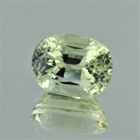 Chrysoberyl oval helles yellow green 10.47 ct.