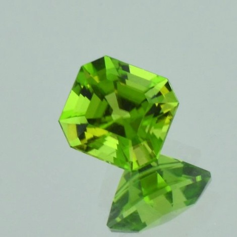 Peridot, Achteck facettiert (3,37 ct.) aus Pakistan