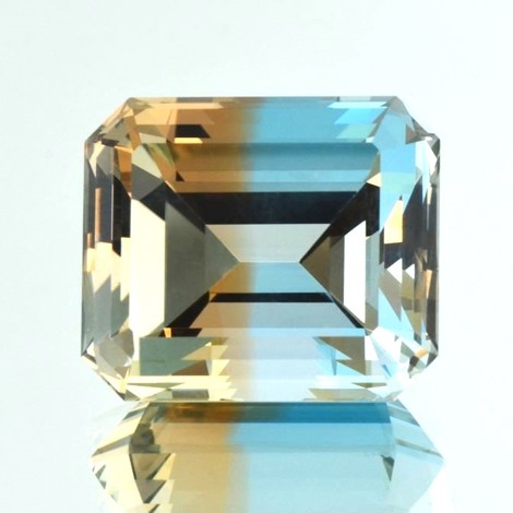 Topas, Achteck facettiert (47,81 ct.) aus Ukraine (Volodarsk-Volynskii)
