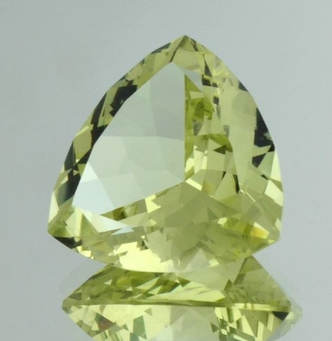 Heliodore Beryll trillion greenish yellow 40.33 ct