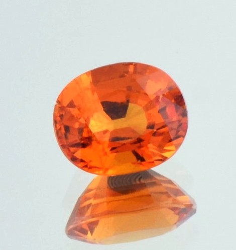 Mandarin Granat, Oval facettiert (4,34 ct.) aus Nigeria