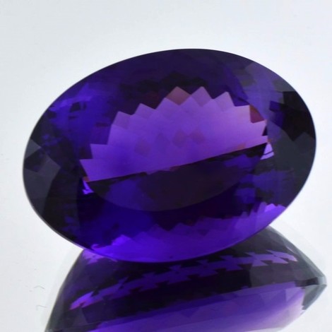 Amethyst oval intense violet 76.37 ct