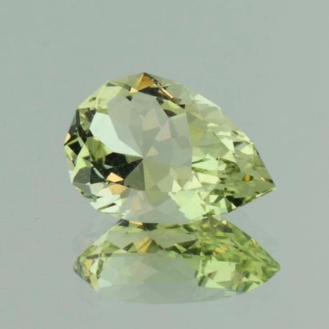 Heliodore Beryll pear greenish yellow 10.71 ct