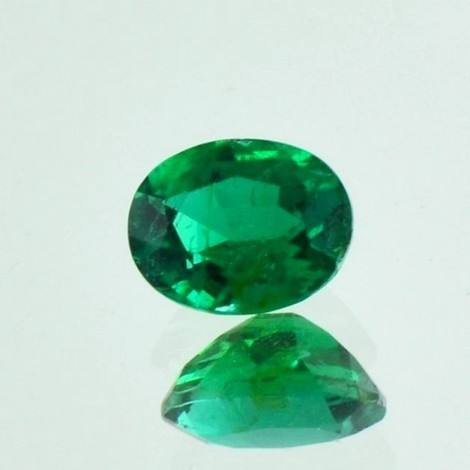 Smaragd oval intensives Grün 1,38 ct