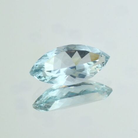 Topas Navette hellblau 8,69 ct