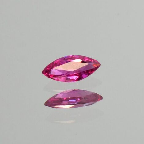 Rubin Navette pink-rot ungebrannt 0,55 ct
