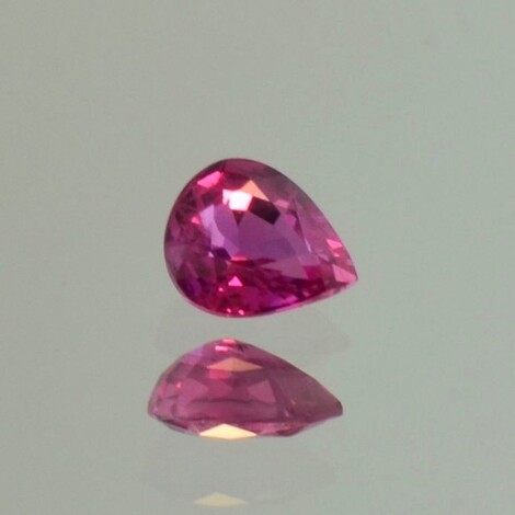 Rubin Tropfen pink-rot ungebrannt 0,69 ct