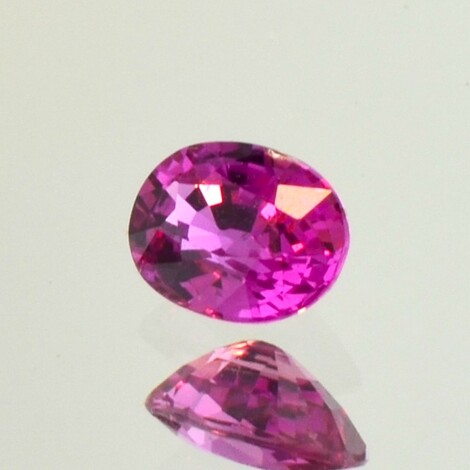 Rubin oval pink-rot ungebrannt 0,92 ct