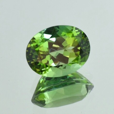 Verdelith Turmalin oval grün 7,40 ct
