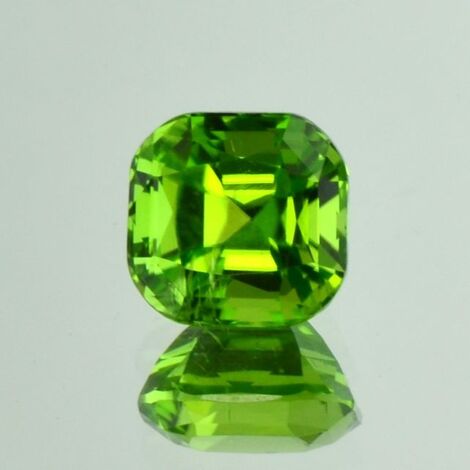 Peridot antik grün 6,97 ct