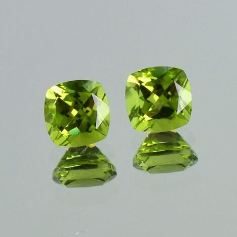 Peridot Duo, Antik facettiert (3,88 ct.) aus Pakistan