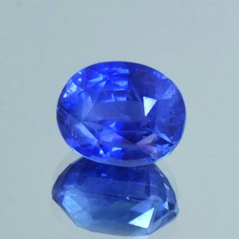 Saphir, Oval facettiert (6,68 ct.) aus Sri Lanka