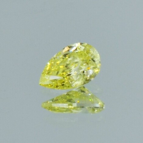 Farbdiamant, Tropfen brillantiert (0,27 ct.) aus Afrika