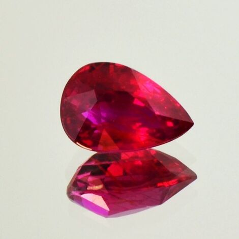 Rubin Tropfen rot unbehandelt 2,02 ct.
