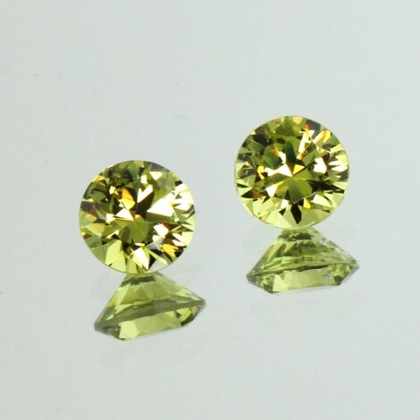 Mali-Garnet Pair round yellow green 2.85 ct