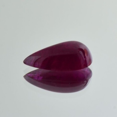 Burma Rubin Cabochon Tropfen rot unbehandelt 4,24 ct